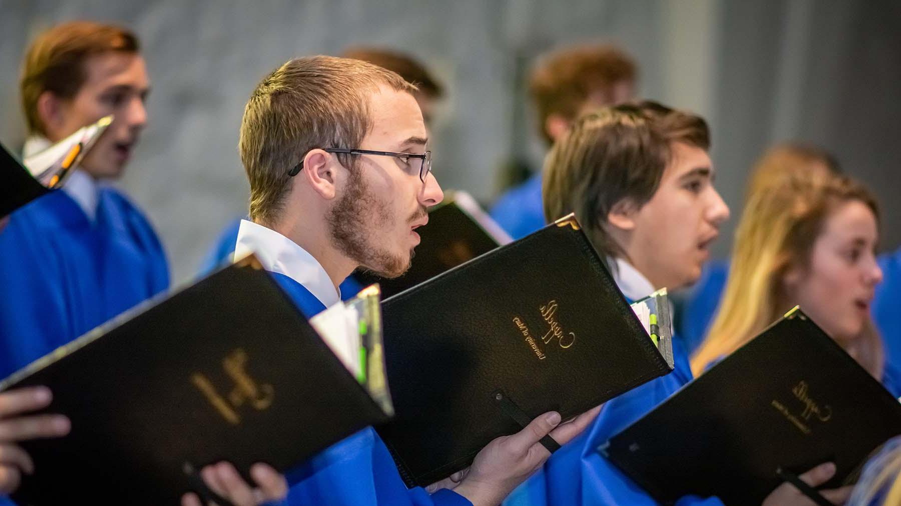 Cappella singing in the chapel